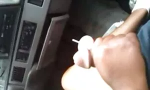 мама чорна допомагає ...